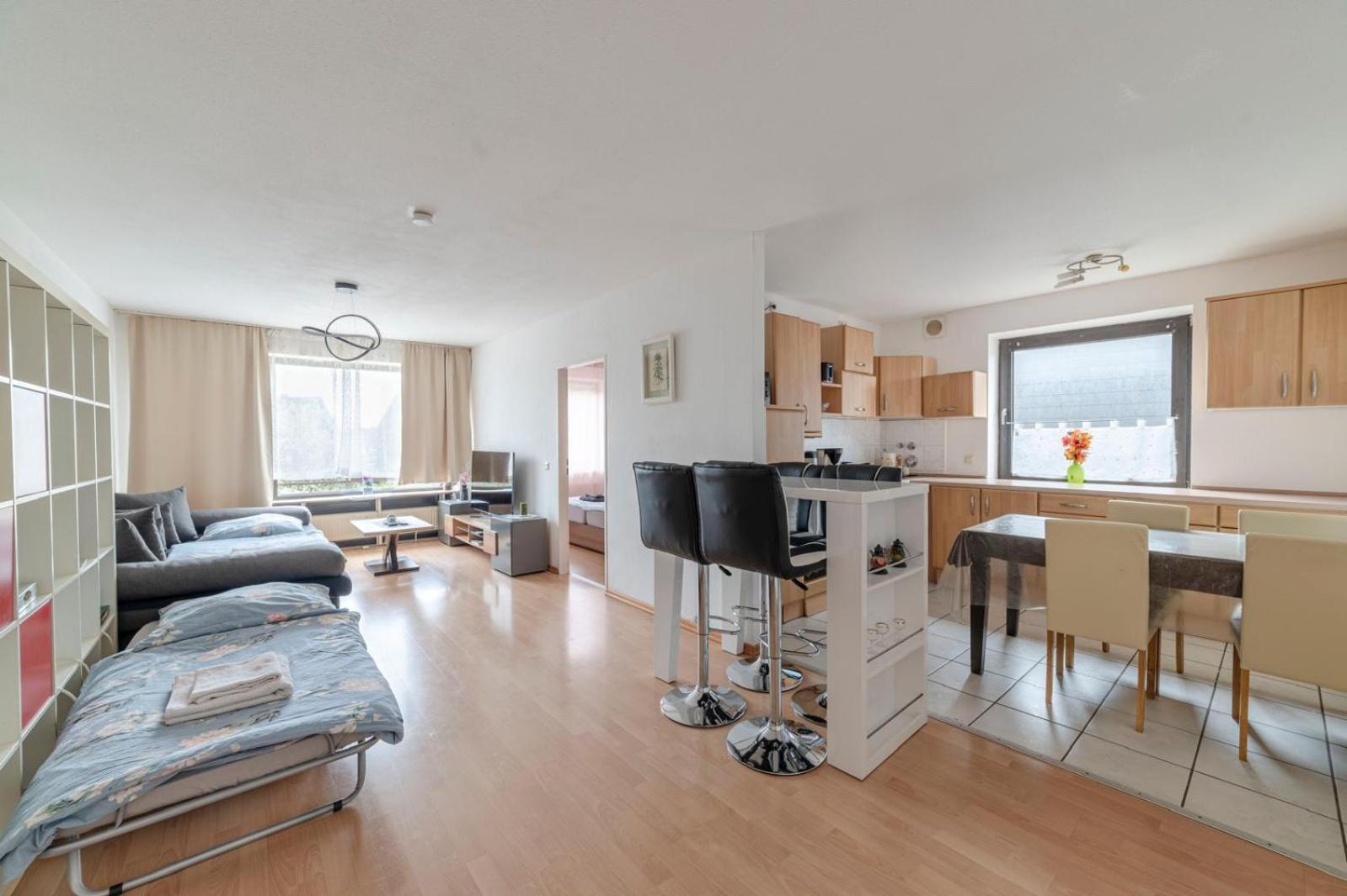 Schoene, Moeblierte Wohnung Mit Balkon Und Tiefgarage Дюссельдорф Экстерьер фото